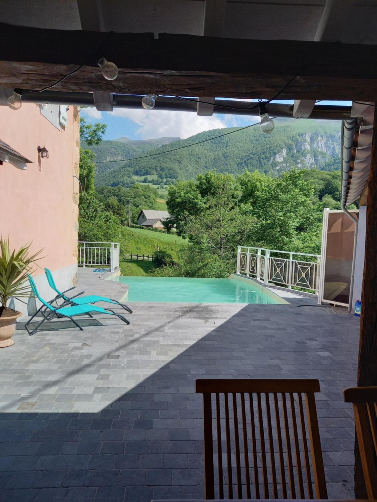Maison Ainerak Gite A Sainte Engrace La Pierre Saint Martin Exteriér fotografie